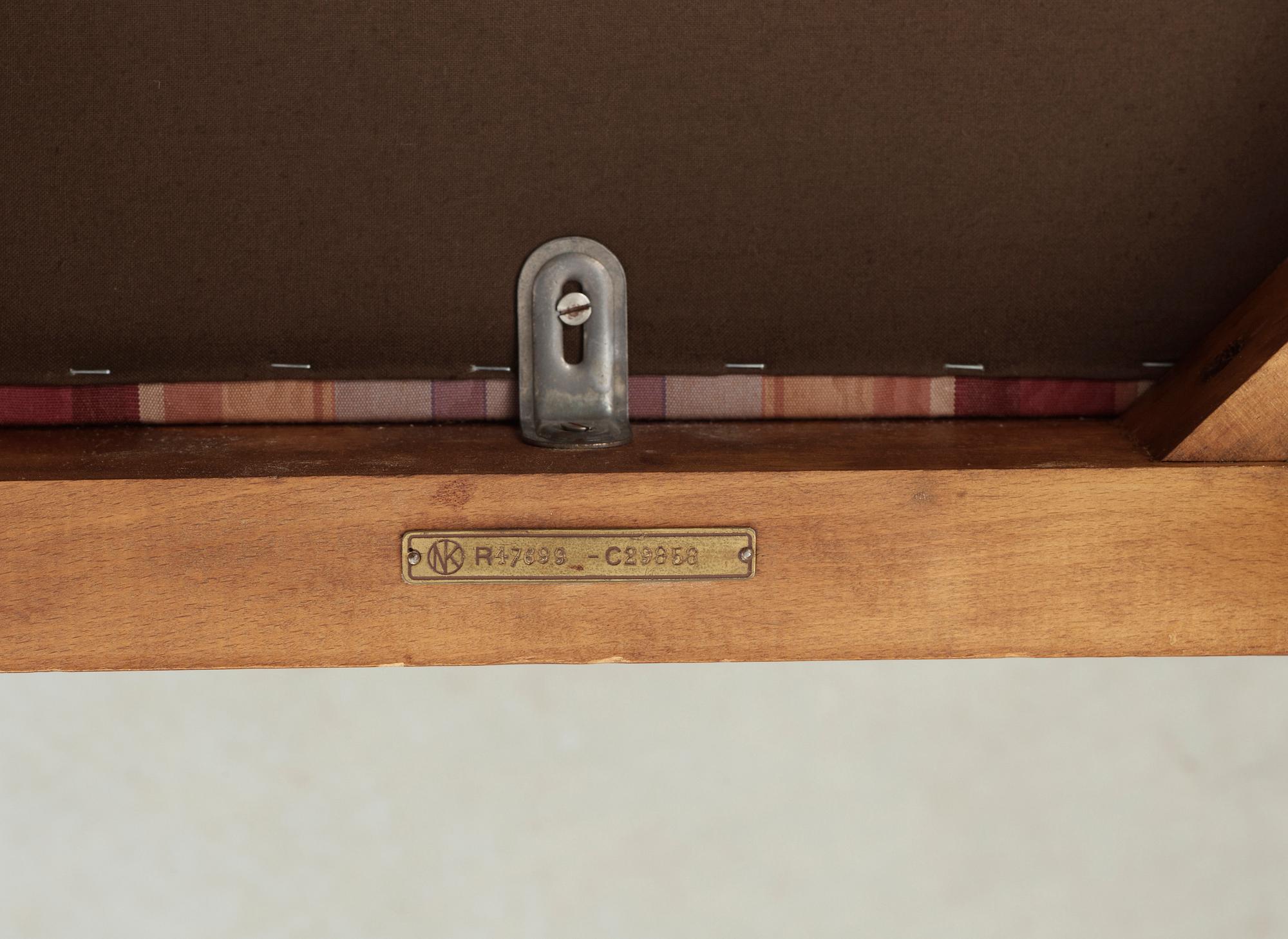 MATSALSGRUPP, 1+2+16 delar, senbarockstil, NK:s verkstäder, 1900-talets första hälft. (5 st iläggsskivor).