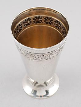 BÄGARE, silver, CG Hallberg, Stockholm 1916. Vikt ca 159 g.