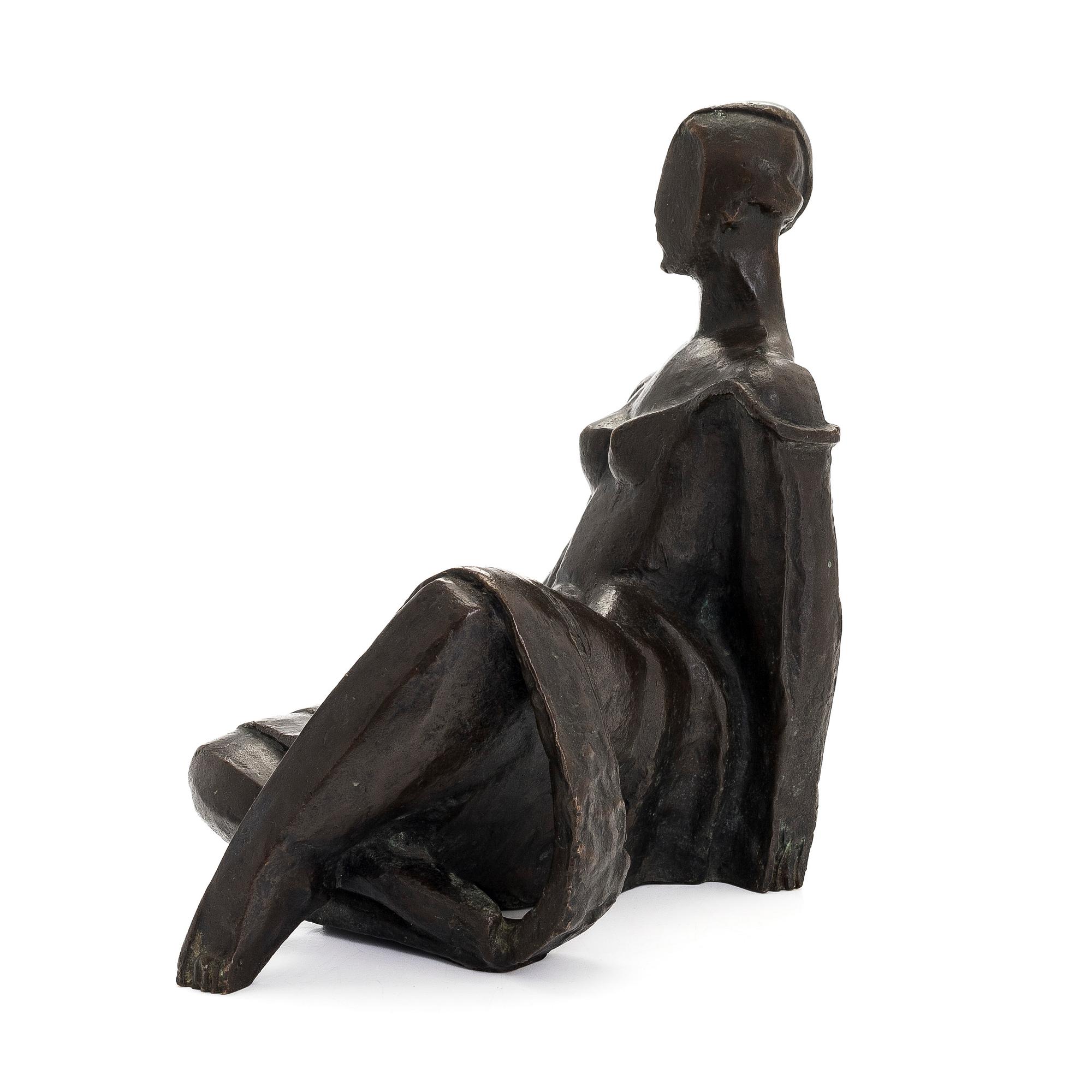 Raimo Utriainen, Seated female figure.