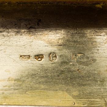 Two silver snuff boxes, C Tengstedt, Gothenburg, 1847, and C. Jonsson, Linköping, 1884. Weight 171 grams.