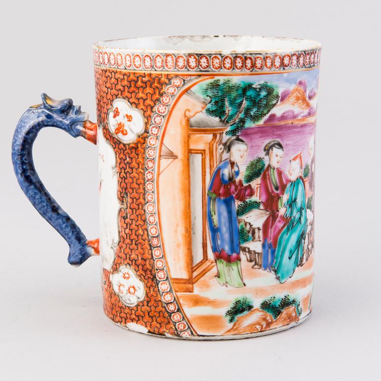 An early 19th century Chinese porcelain mug.