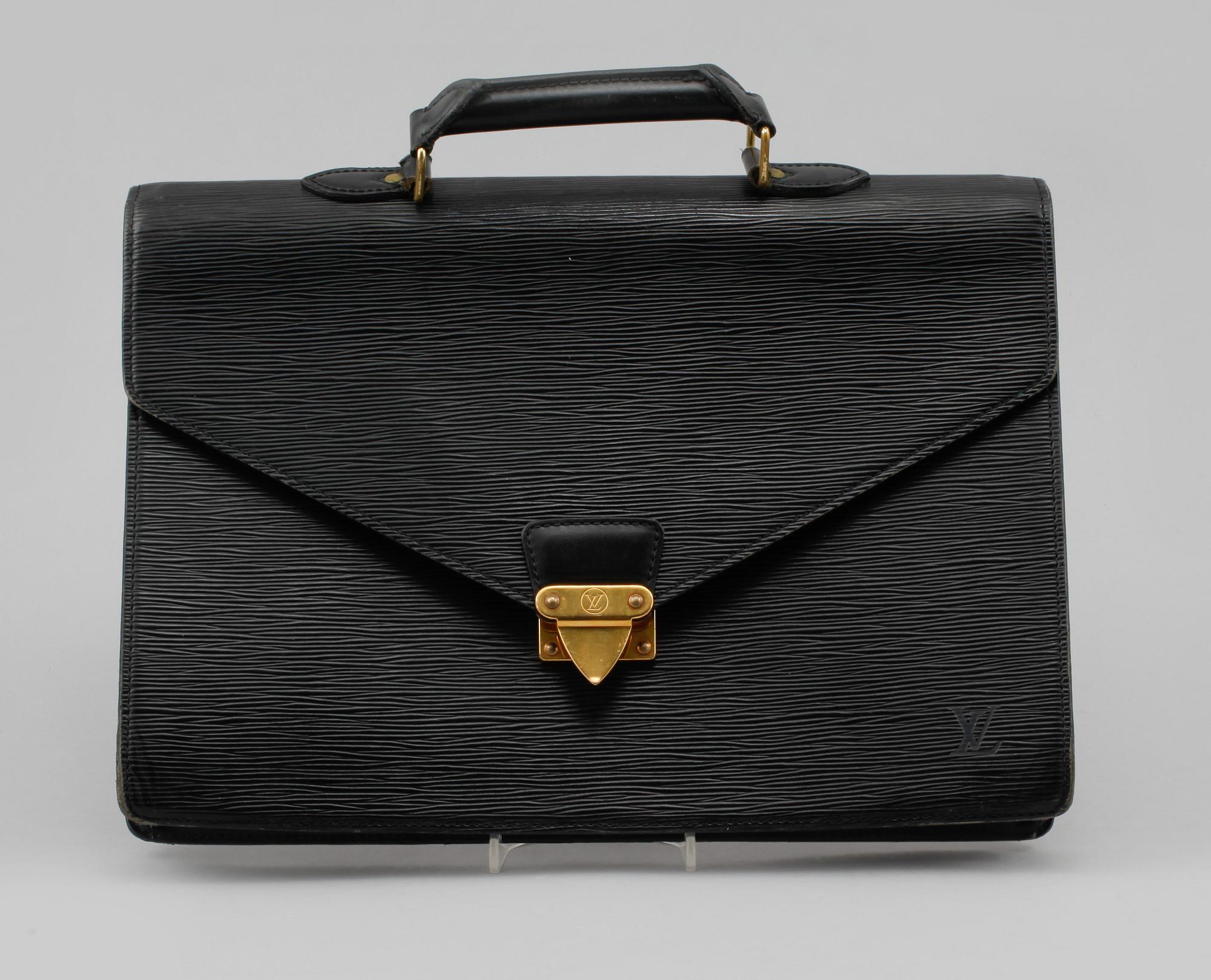 PORTFÖLJ, "Serviette conseiller ambassadeure Epi", Louis Vuitton.