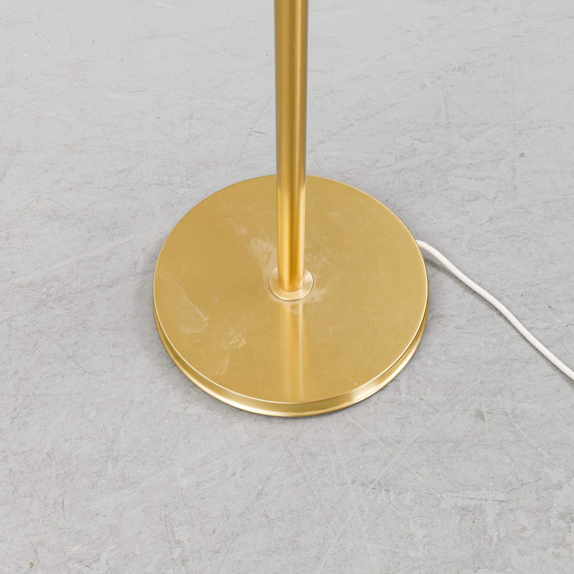 Josef Frank, golvlampa, "Stora Kamelen" modell 2368, Firma Svenskt Tenn, formgiven 1939.