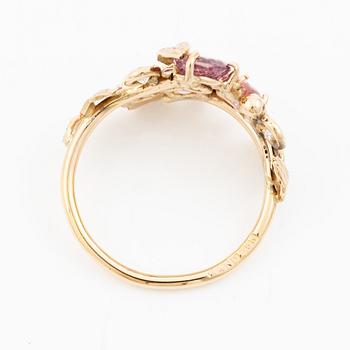 Ring, Mandelstam, 18K guld med rosa turmaliner och briljantslipade diamanter.