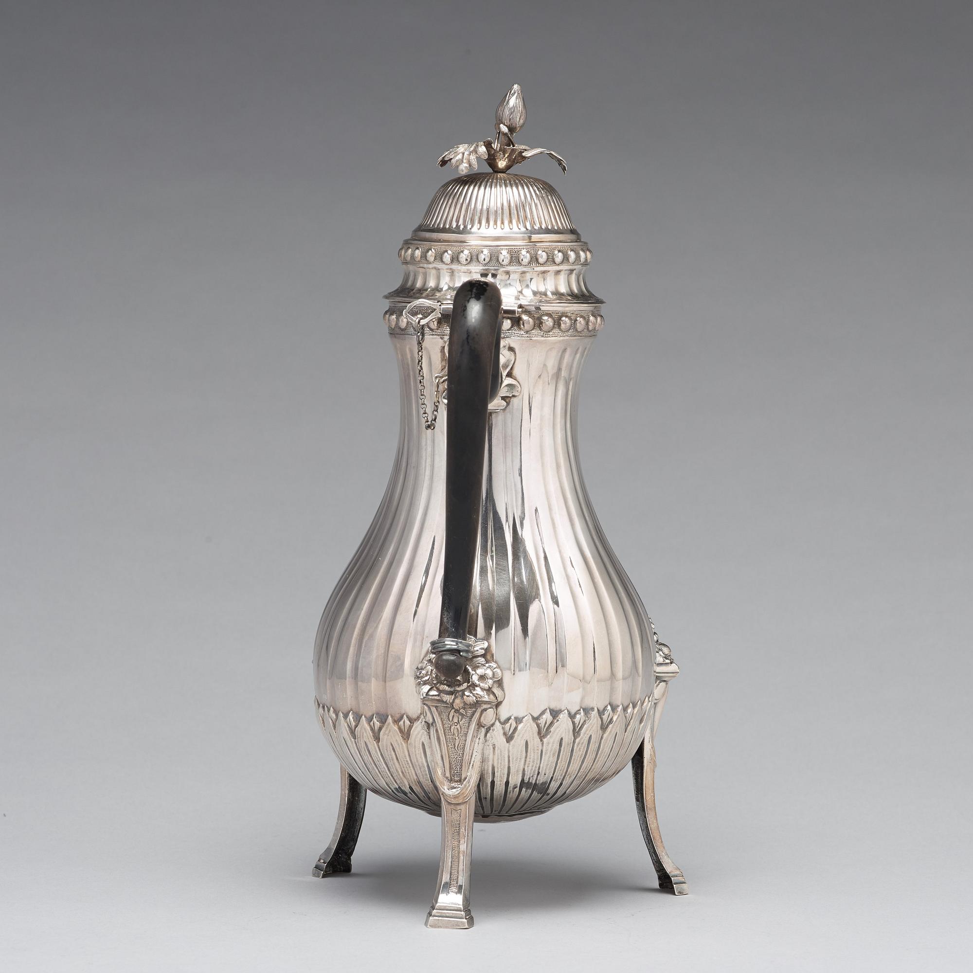 A Belgian 18th century silver coffee-pot, unidentified makers mark, Moms 1784.