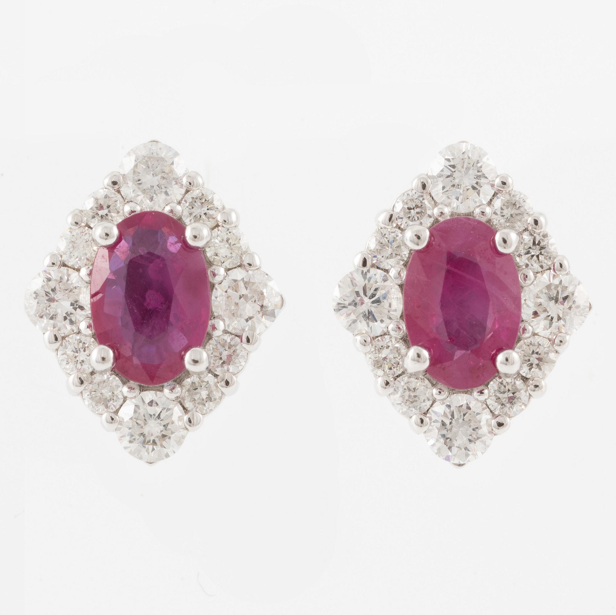 Earrings 18K white gold with rubies and brilliant-cut diamonds.