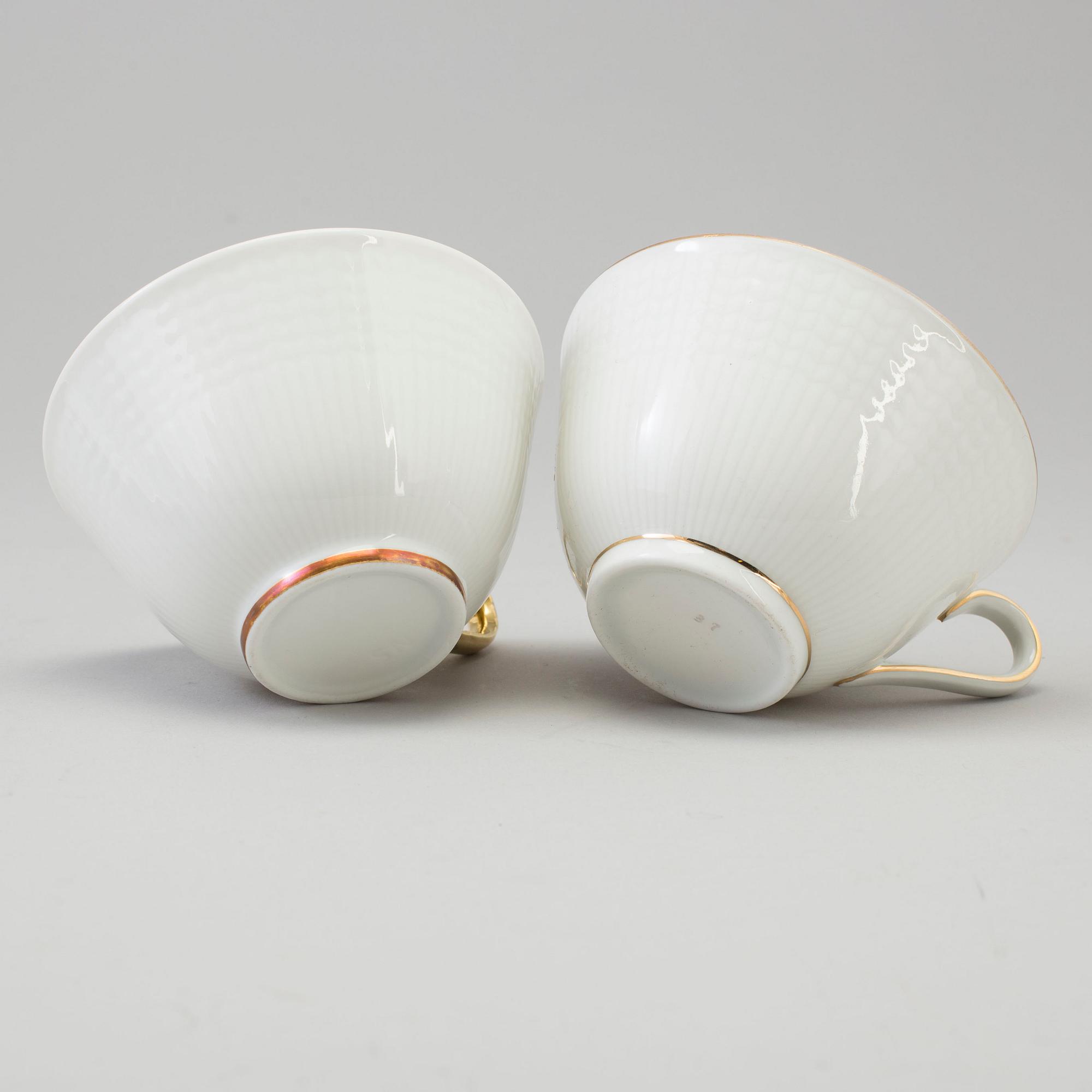 LOUISE ADELBORG, porcelain dinner service, 90 ps "Swedish Grace", Rörstrand, second half of the 20th century.