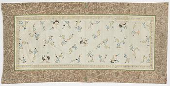 A silk embroidery, Qing dynasty, circa 1900.