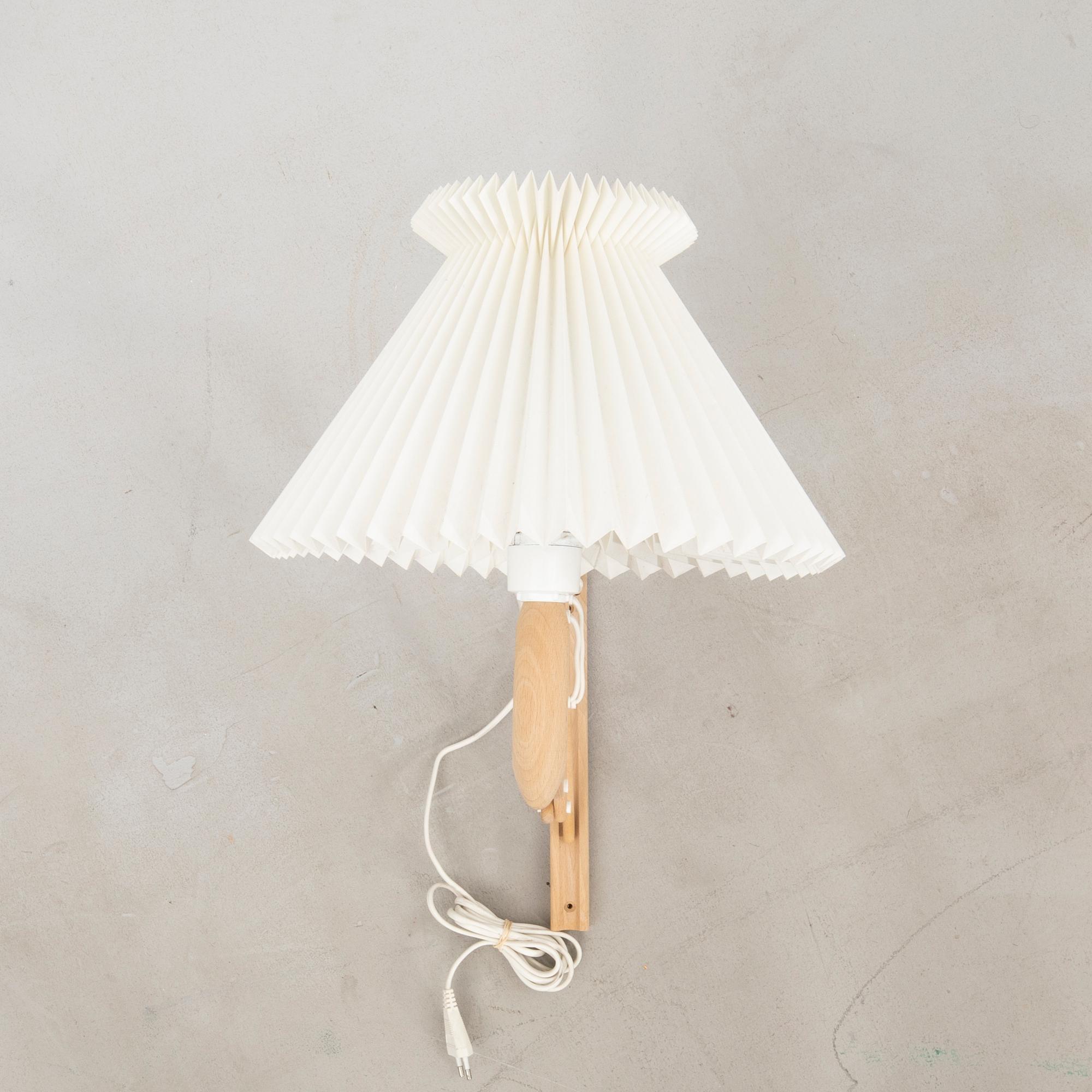 Erik Hansen, wall lamp "Sax 224-6/17", for Le Klint.
