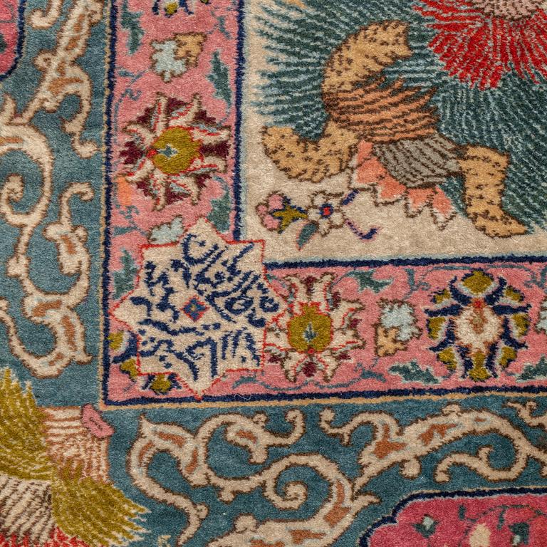 A carpet, a semi-antique Tabriz figural, ca 354,5-362 x 250,5-258 cm.