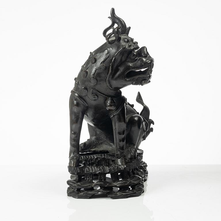 Figurin, Qilin, brons, Kina, sen Qingdynasti/1900-talets första hälft.