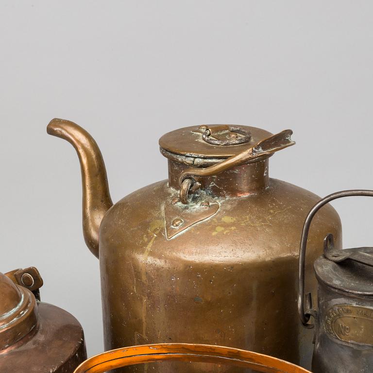 A SET OF 3+1 COPPER POTS FROM 19TH CENTURY.