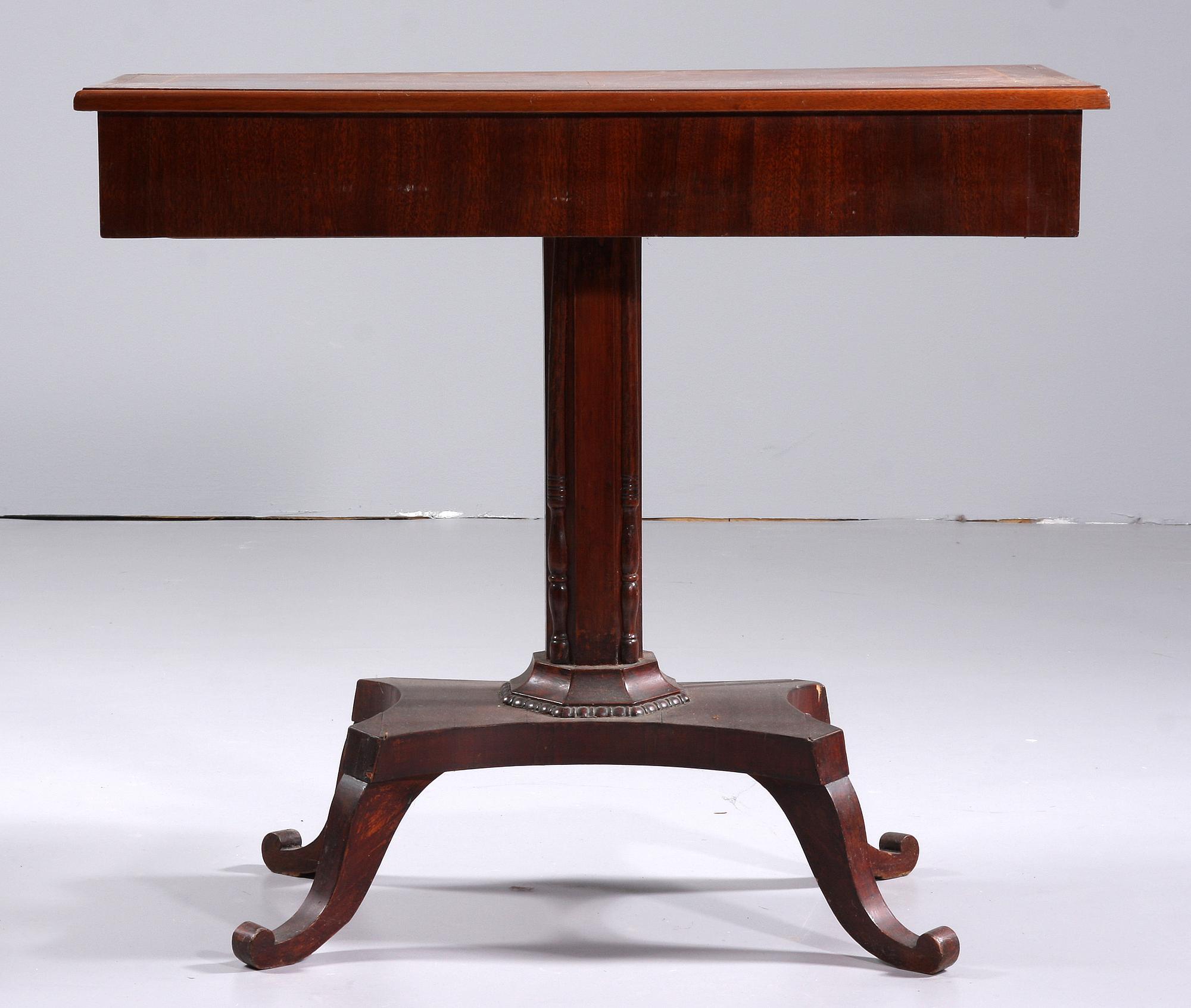 SALONGSBORD, Karl Johan, 1800-tal.