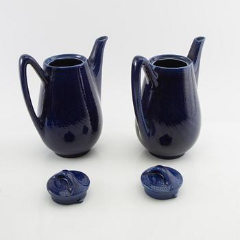 Hertha Bengtson, kannor och tillbringare "Blå Eld" 9 dlr Rörstrand porslin.