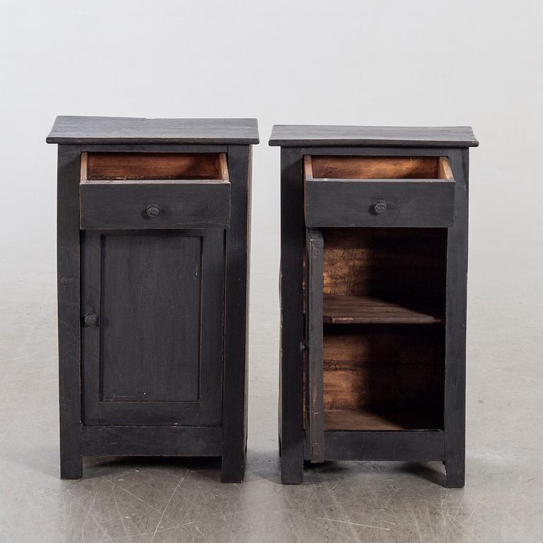 SÄNGBORD 1 par 1900-talets första hälft.