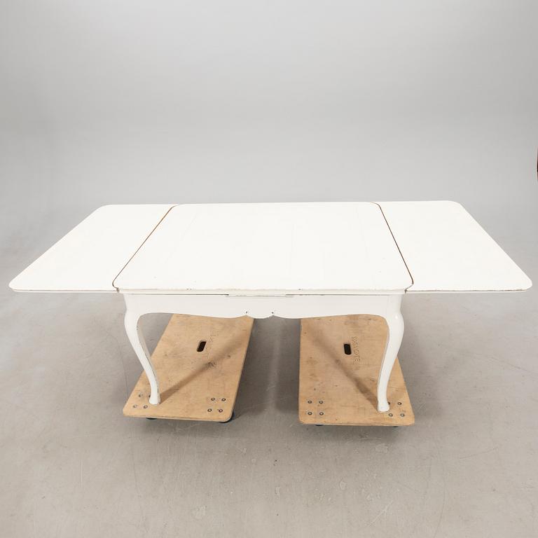 Matbord rokokostil 1900-talets första hälft.