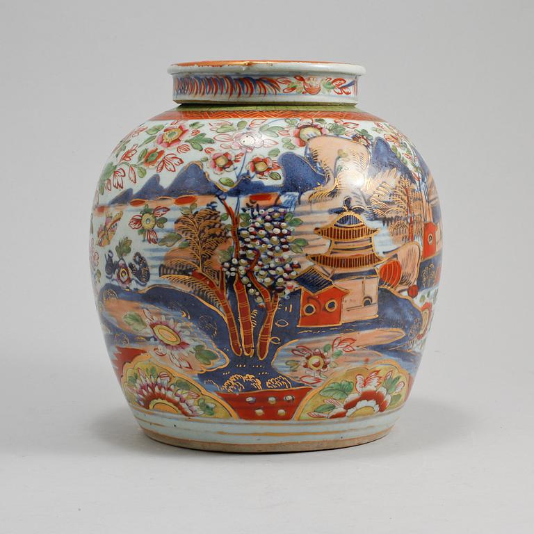 LOCKURNA, porslin, Kina, 1800-tal.