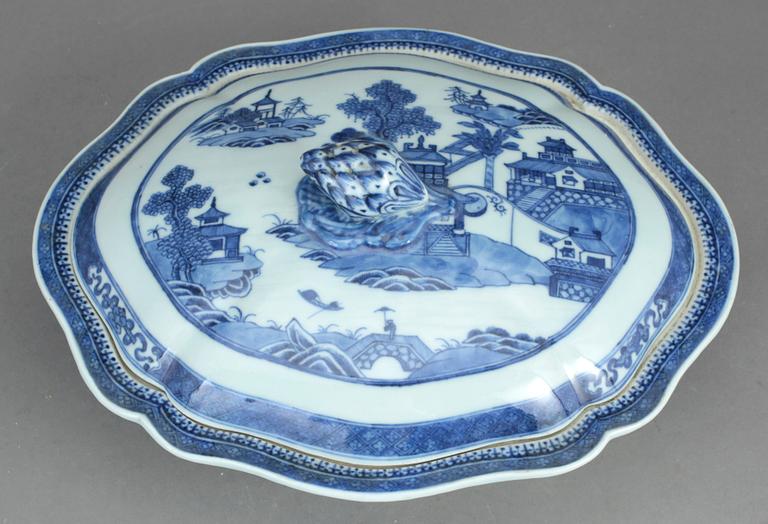 KAROTT med LOCK, porslin, Kina, Jiaqing 1796-1820.