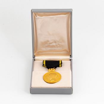 Medallion, 18K gold, Pro Patria.