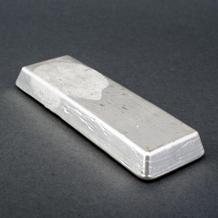 SILVERTACKA, 999,5 finsilver, Boliden, Sverige. Vikt ca 1 kg.