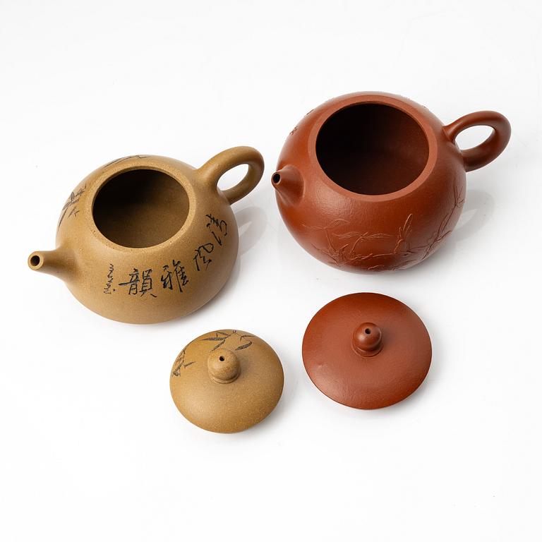 Two Chinese yixing teapots, 1990s and contemporary.