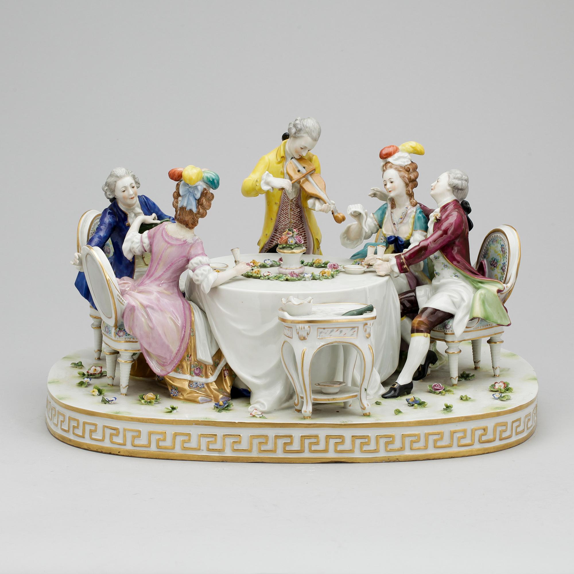 FIGURGRUPP, porslin, Neapel. 1900-talets början.