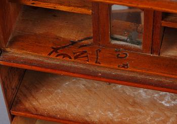 MINIATYRCHIFFONJÉ, empirestil, sent 1800-tal.