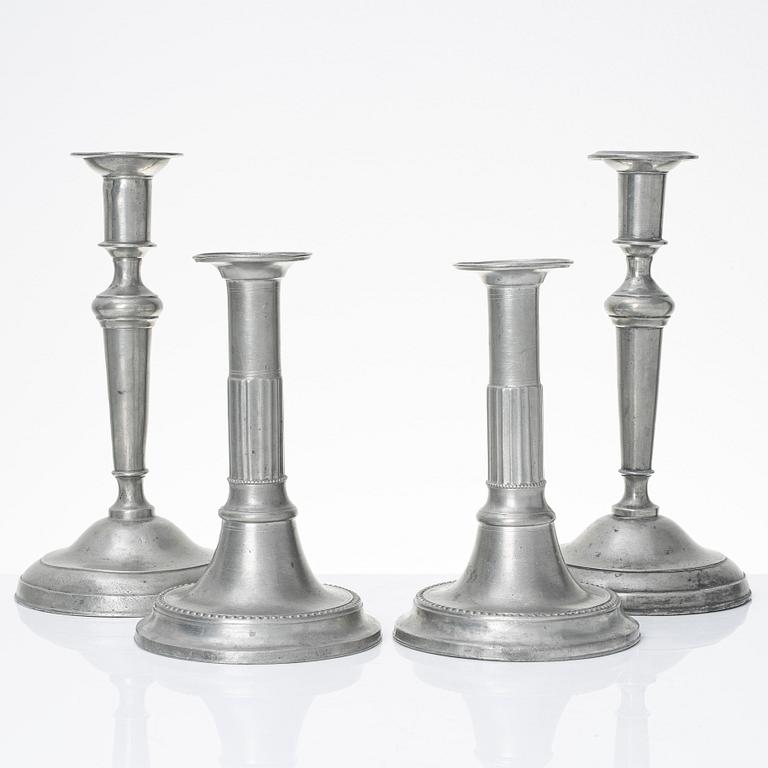 Ljusstakar, 2 par, tenn, bl.a. Israel Berglund, Malmö, 1800-tal.