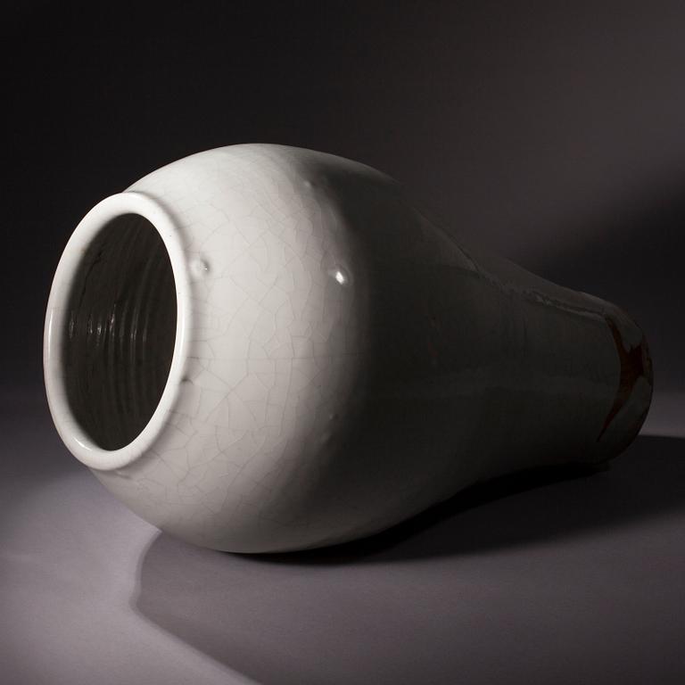 Toini Muona, A CERAMIC VASE.