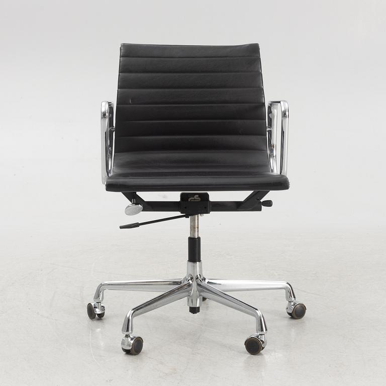 Charles & Ray Eames, office chair, "EA117" Vitra.