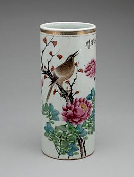 VAS, porslin, Kina, 1900-tal.