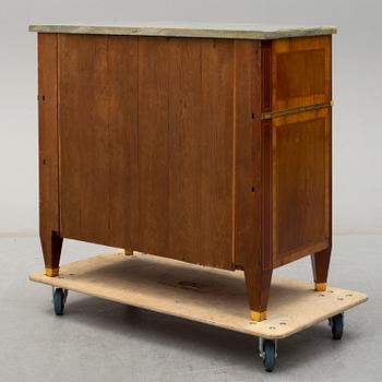 CHEST OF DRAWERS, gustavian style, first half of the 20th century.