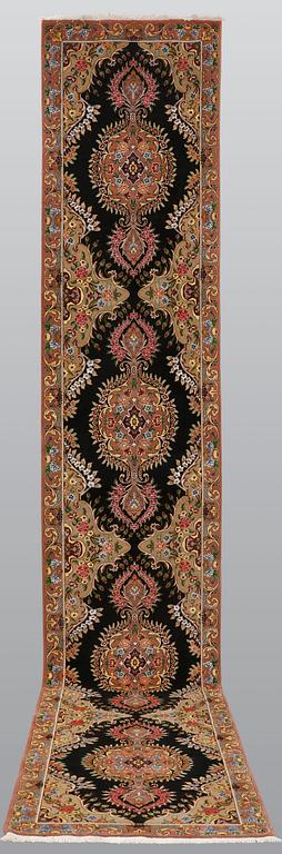 A runner, Tabriz, Part Silk, so called 50 Radj, ca 514 x 91 cm.