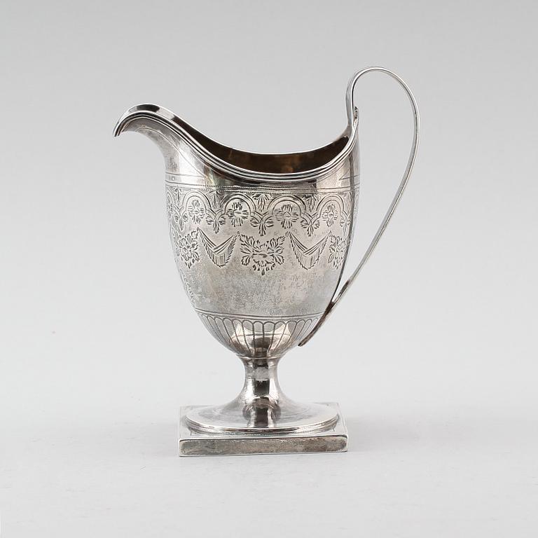 GRÄDDKANNA, silver, troligen Alexander Field, London 1796. Vikt ca 137 gram.