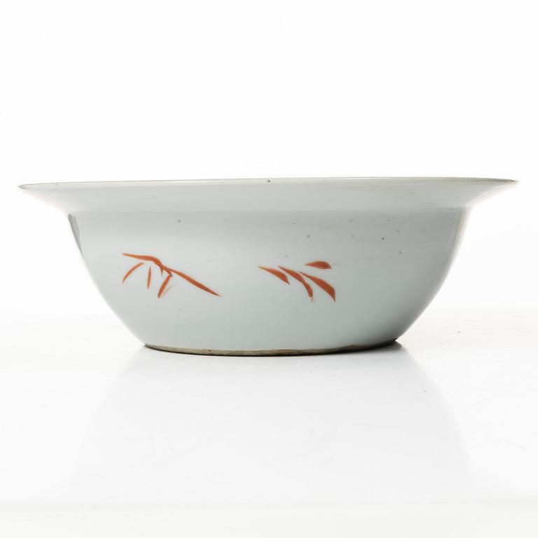 A porcelain wash stand, China, late Qing dynasty.