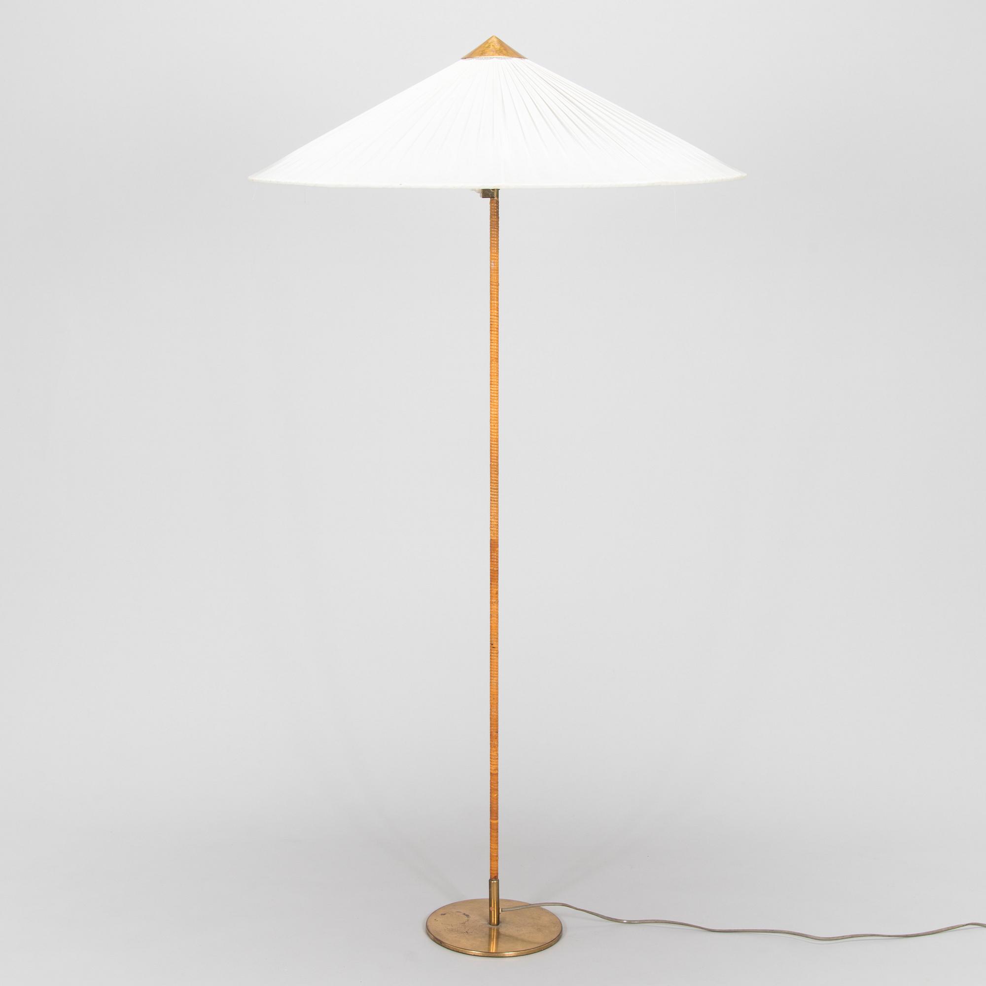 Paavo Tynell, golvlampa, modell 9602 Taito 1900-talets mitt.