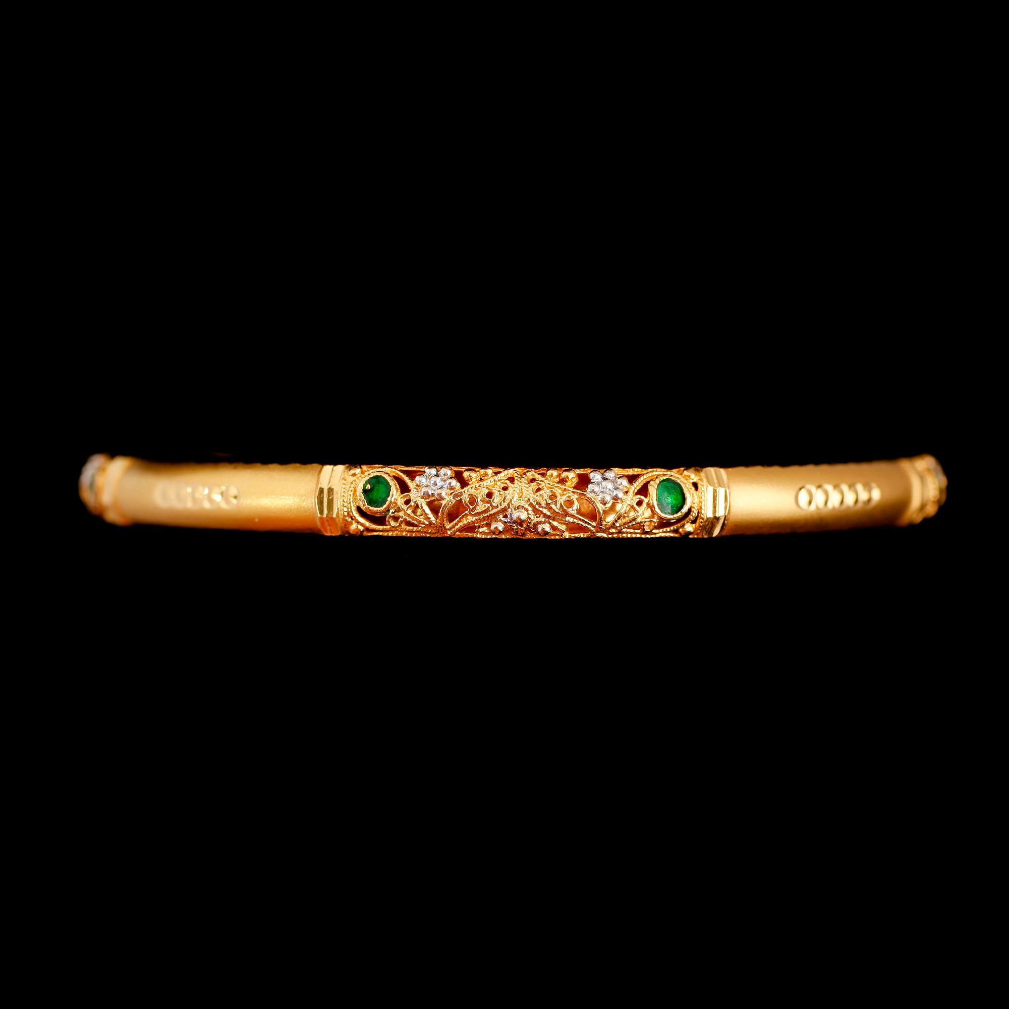 ARMBAND, 22 k guld. Vikt ca 18 gram.
