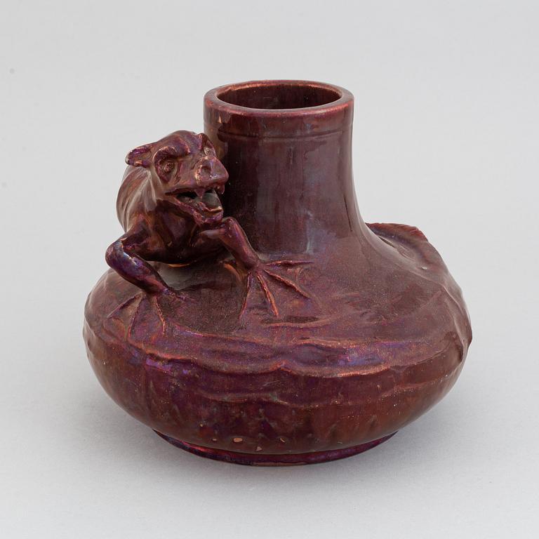 Karl Robert Svensson, a burgundy luster glazed earthenware vase. Art Noveau, Höganäs, Sweden. Early 20th century.
