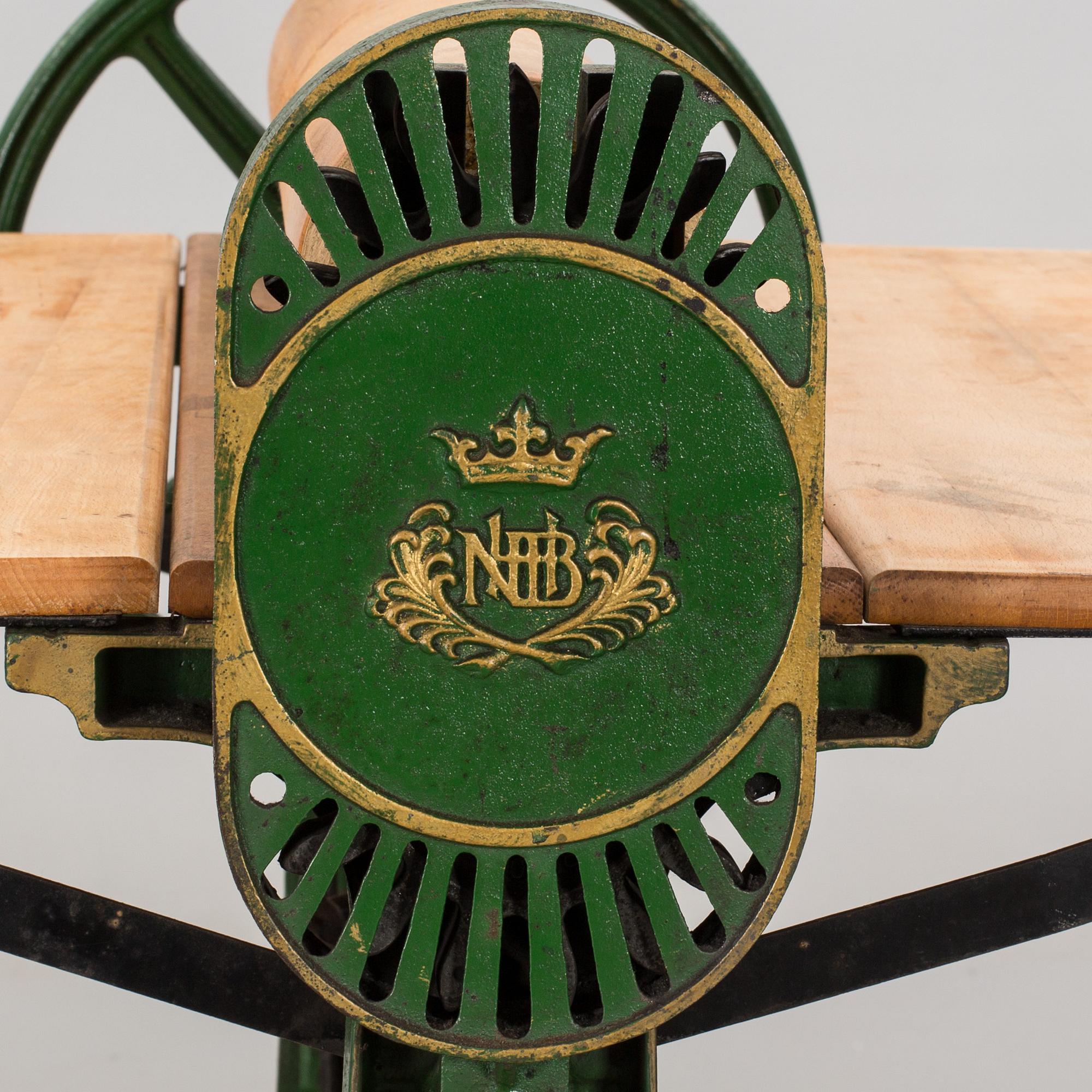 A CAST IRON MANGLE FROM NORRAHAMMARS BRUK, around 1900.