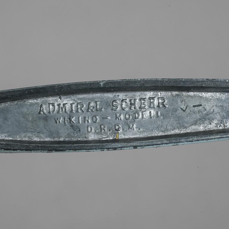 WIKING FARTYGSMODELLER, bly 16 st samt FYR och HAMNANLÄGGNING, av trä.