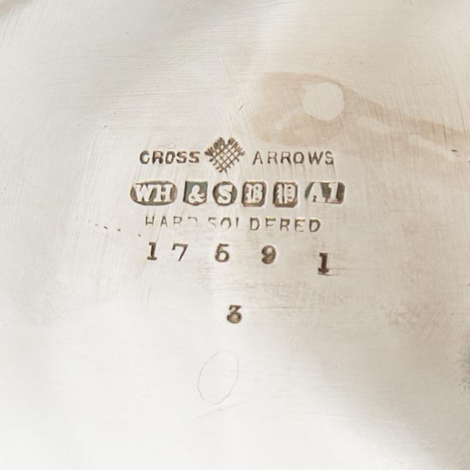 Tureen with lid Louis XV style England silver plate early 20th century.