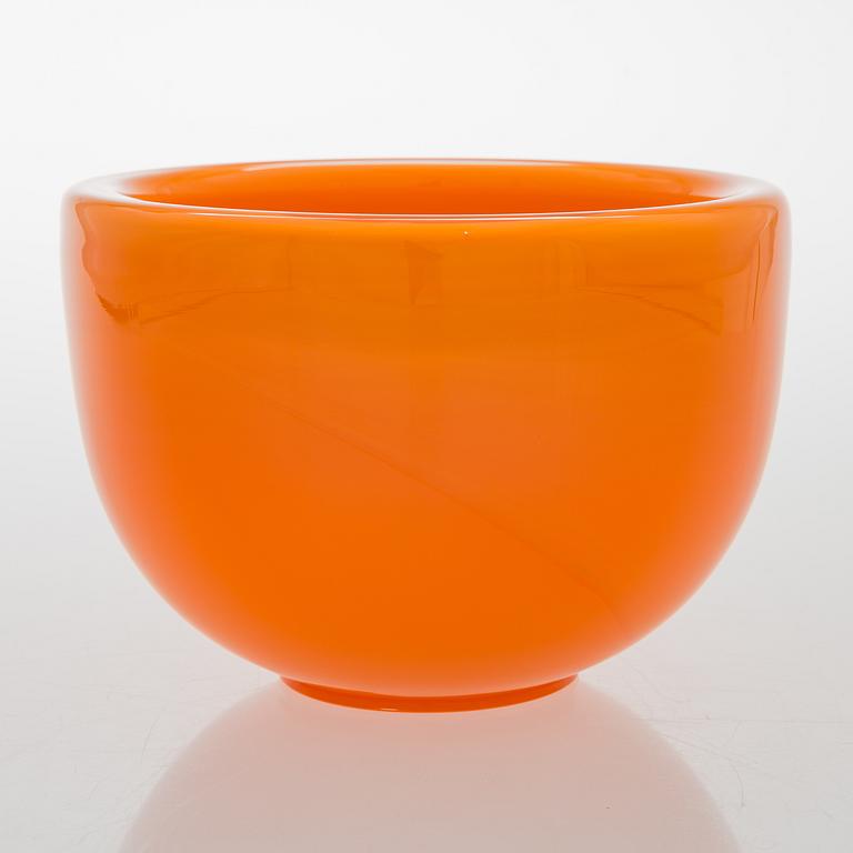 TIMO SARPANEVA, a bowl from Heal's series, signed Timo Sarpaneva, Iittala.