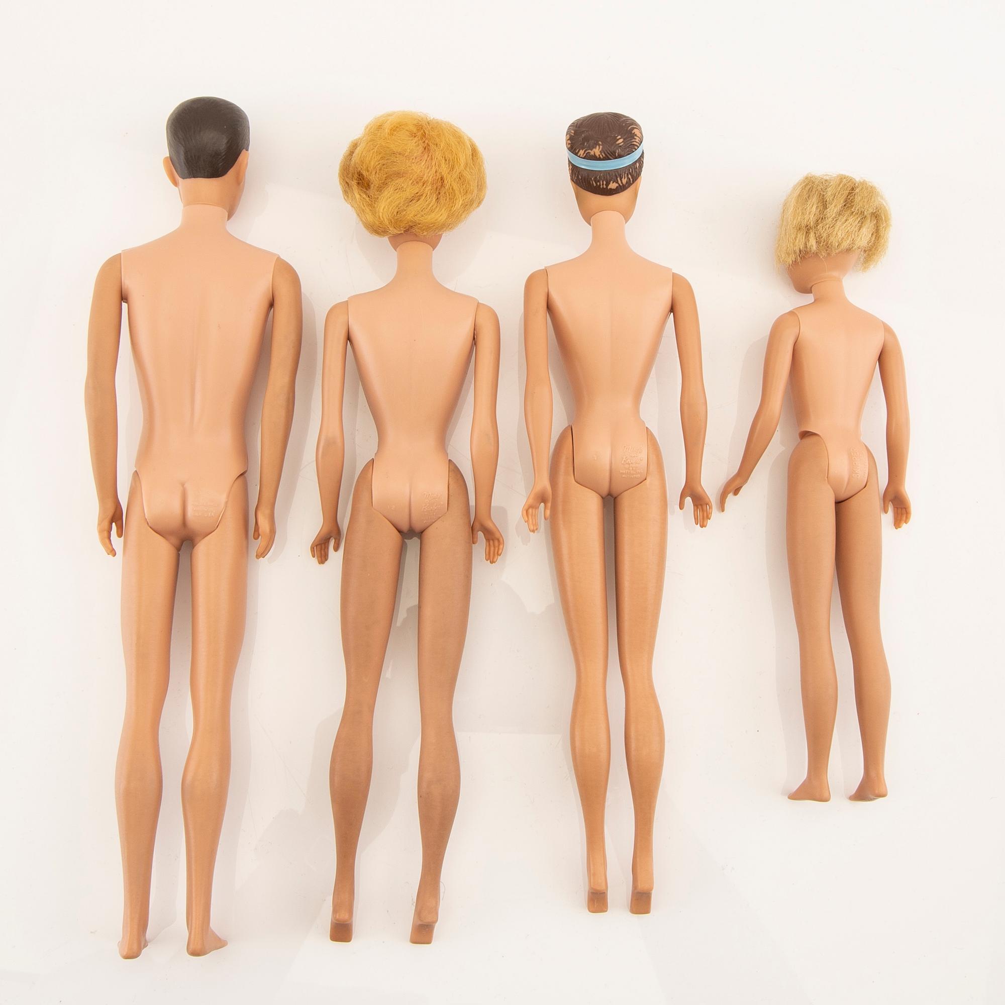 Dolls 4 pcs and accessories Mattel Japan second half of the 20th century.