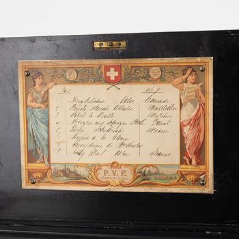 A music box, around the year 1900.