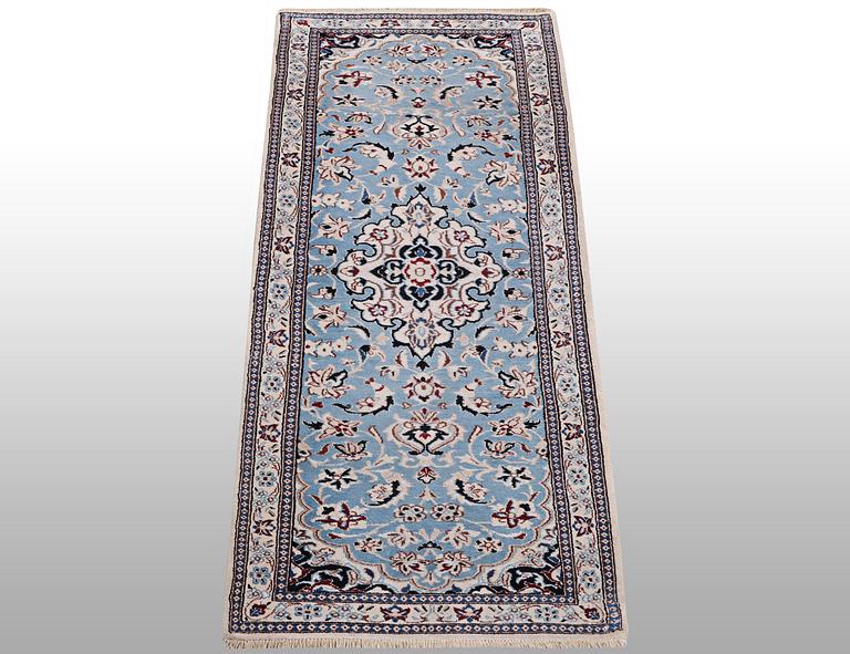 Gallerimatta, Nain, part silk, ca 201 x 67 cm.