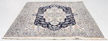 Matta, Nain, Ca 300 x 200 cm.