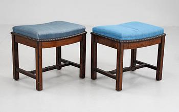 TABURETTER, ett par, brickmärkta Firma Möbler & Inredningar, Arkitekt GH Wrange, Stockholm. 1920-tal.