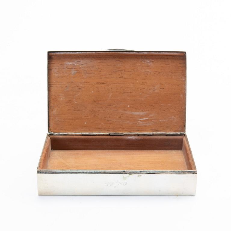 A Swedish 20th century silver cigarette case mark of CG Hallberg Stockholm 1926.