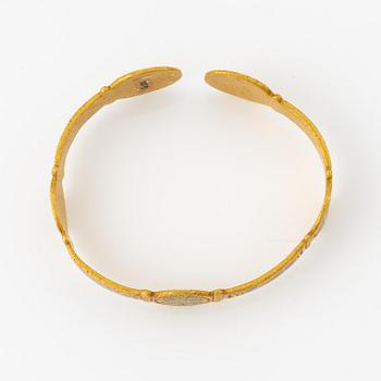 A presumably modern Byzantine-style gold and enamel bracelet.