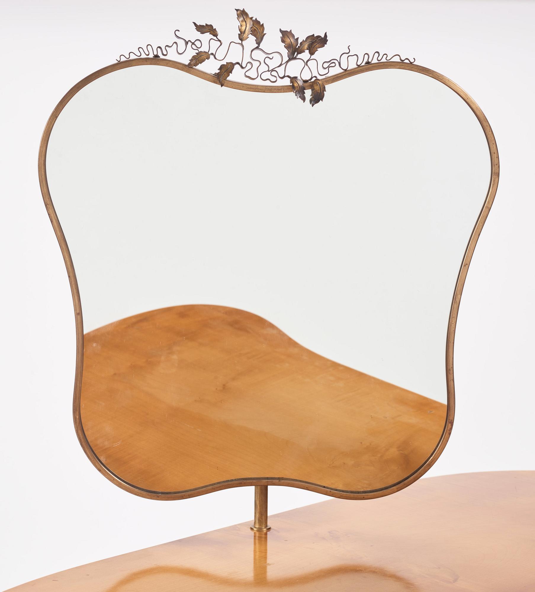 Einar Dahl, toilettbord med spegel, snickarmästare Hjalmar Wikström, för Stockholms Hantverksförening ca 1939.